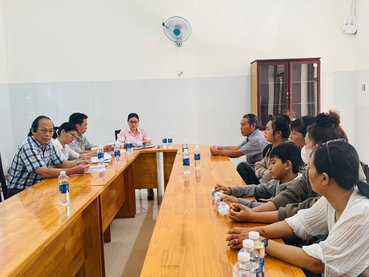 Hội đồng xét duyệt khuyêt tật họp xét duyệt hồ sơ