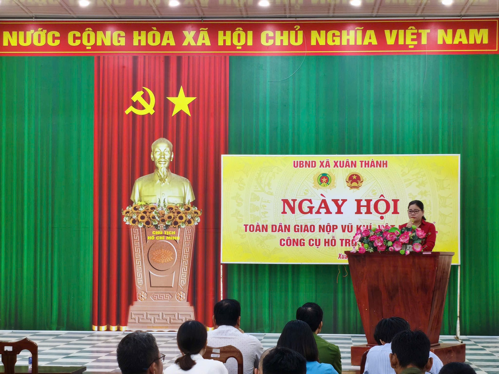 Ngày hội toàn dân giao nộp vũ khí, vật liệu nổ, công cụ hỗ trợ và pháo