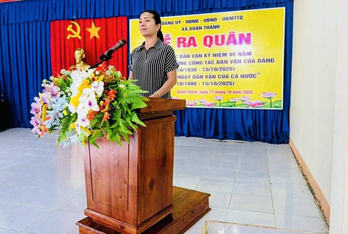 Đồng chí Huỳnh Thị Lành - Phó bí thư thường trực phát biểu tại buổi lễ