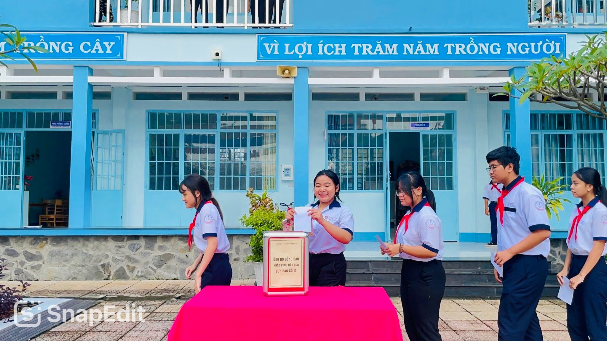 z7112716834844 2b81e58bd13361c7bde71264c5f591b1