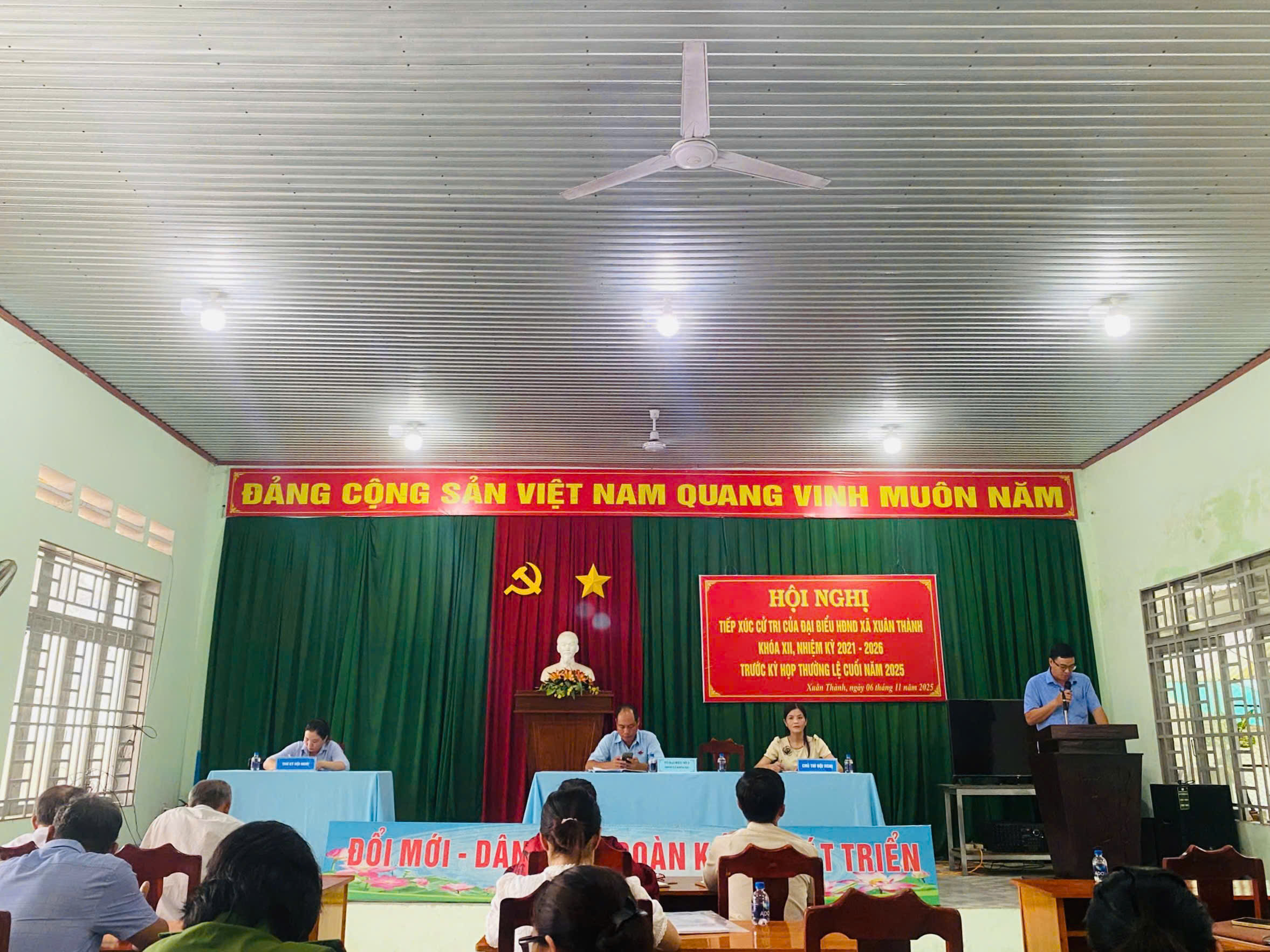 HỘI NGHỊ TIẾP XÚC CỬ TRI GIỮA ĐẠI BIỂU HỘI ĐỒNG NHÂN DÂN XÃ XUÂN THÀNH VỚI CỬ TRI CÁC ẤP TÂN HƯNG, TÂN HÒA, TÂN HỢP, TÂN HỮU VÀ TRẢNG TÁO