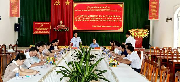 Có thể là hình ảnh về đền thờ, cái bục và văn bản